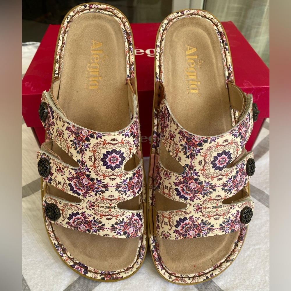 Alegria Venice Slip On Sandals in What a Frill Mini Pattern, 10M